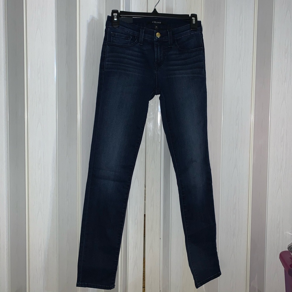 J Brand Mid Rise Skinny Jeans in Sway, 26W
